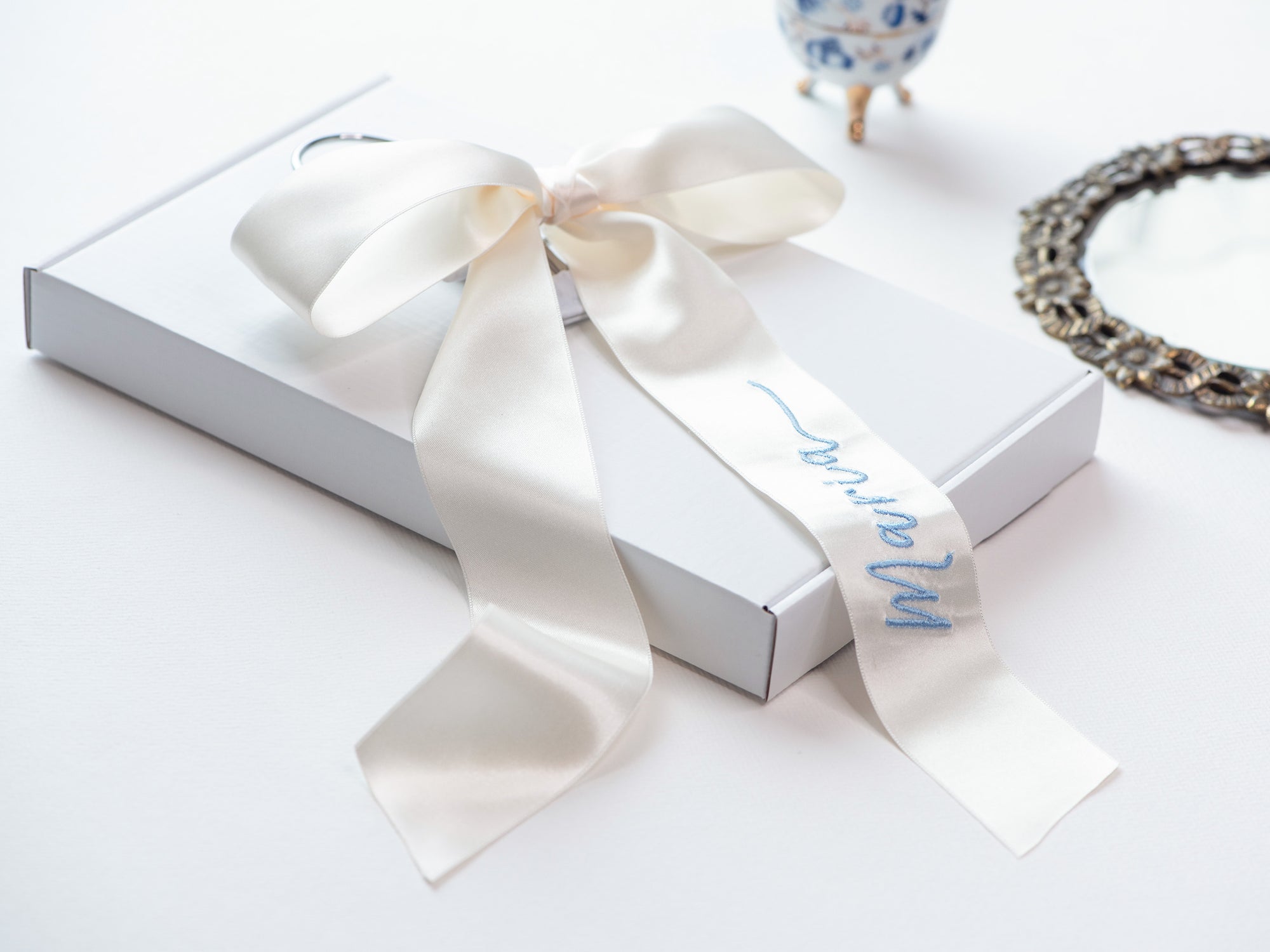 Personalized wedding veil hanger with embroidered satin ribbon — ivory color