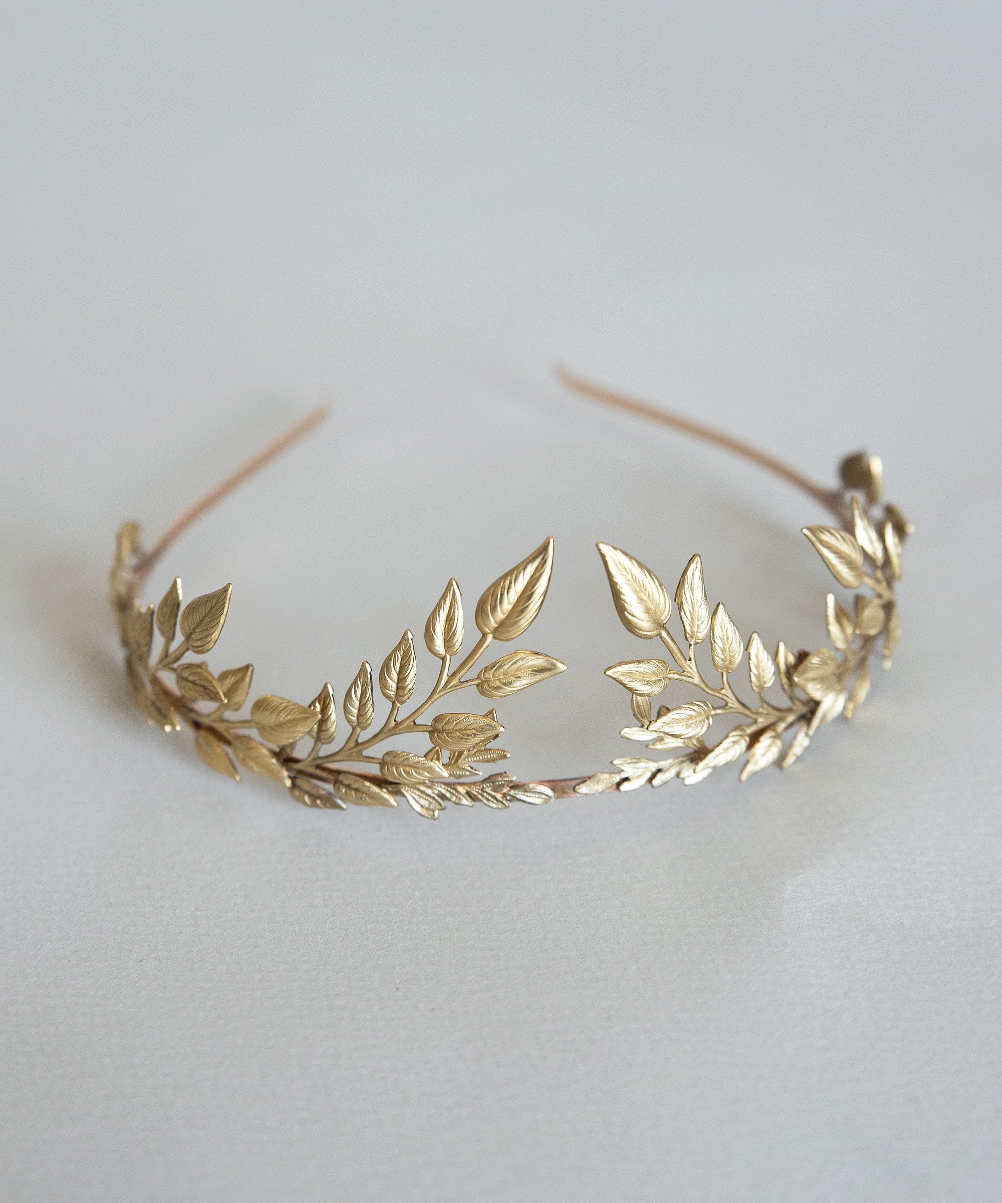 DAPHNE lightweight gold leaf headband inspired by ancient Greece, ideal for boho weddings