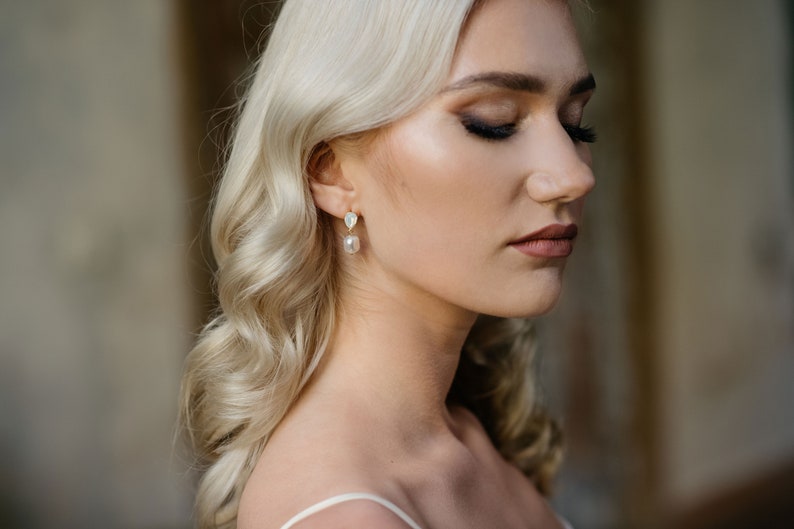 Pearl drop earrings - PERELLA