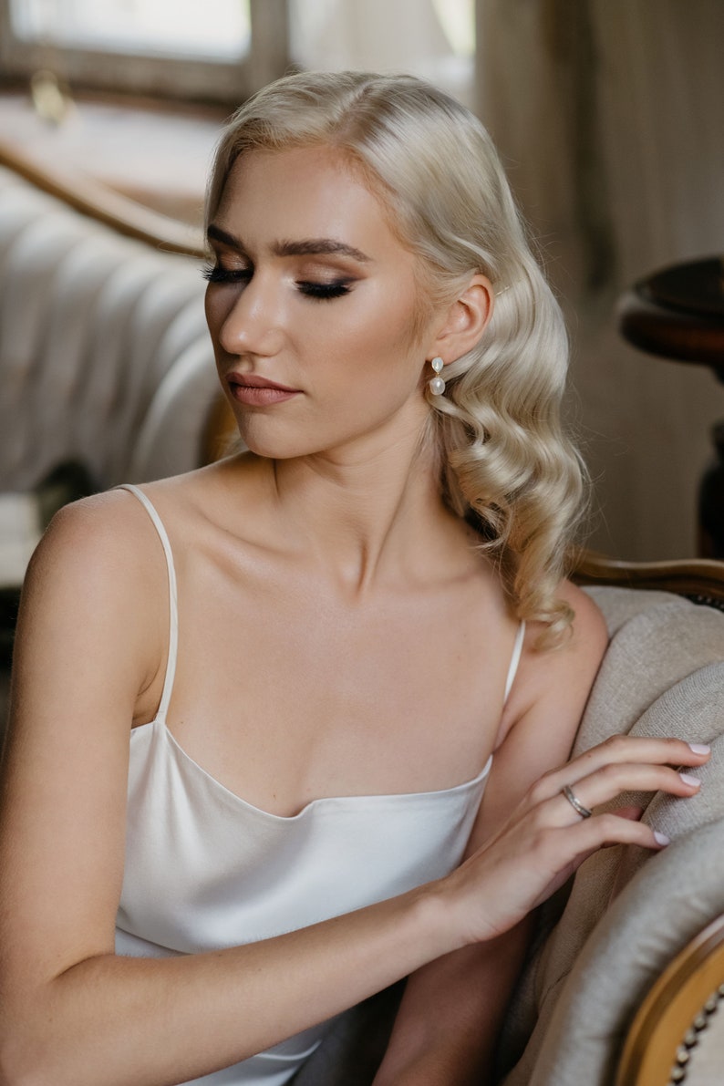 Pearl drop earrings - PERELLA
