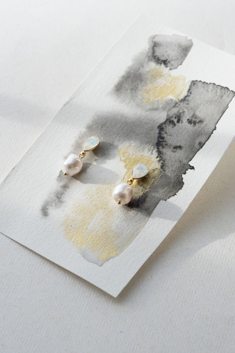 Pearl drop earrings - PERELLA