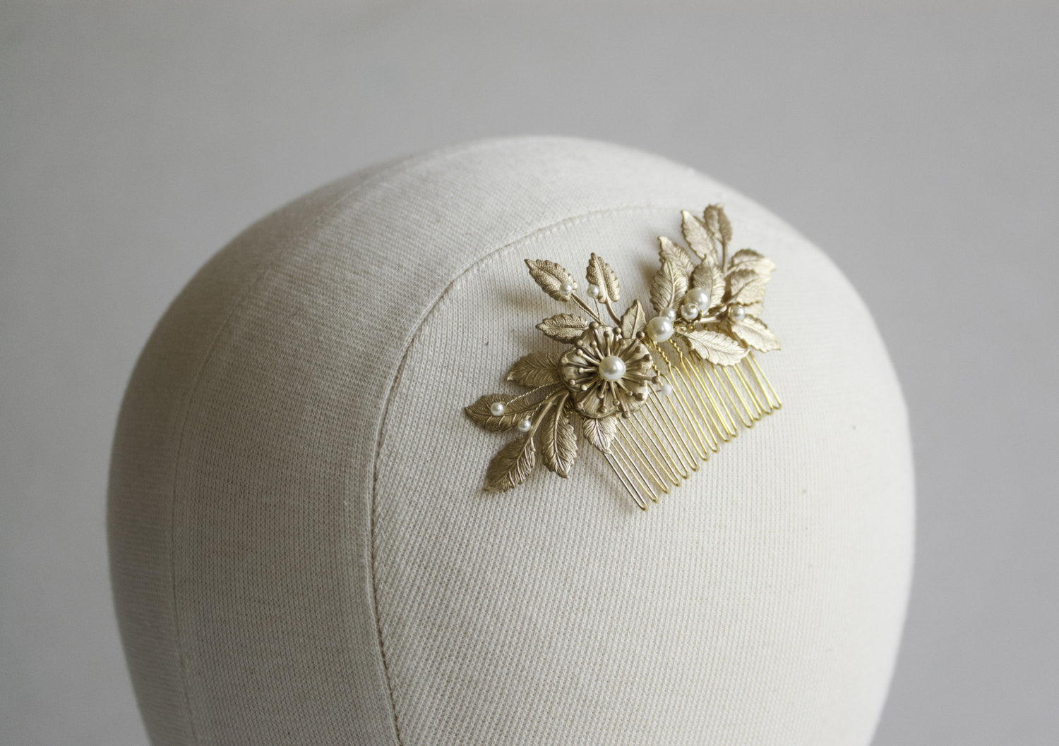 Flower and leaf hair comb