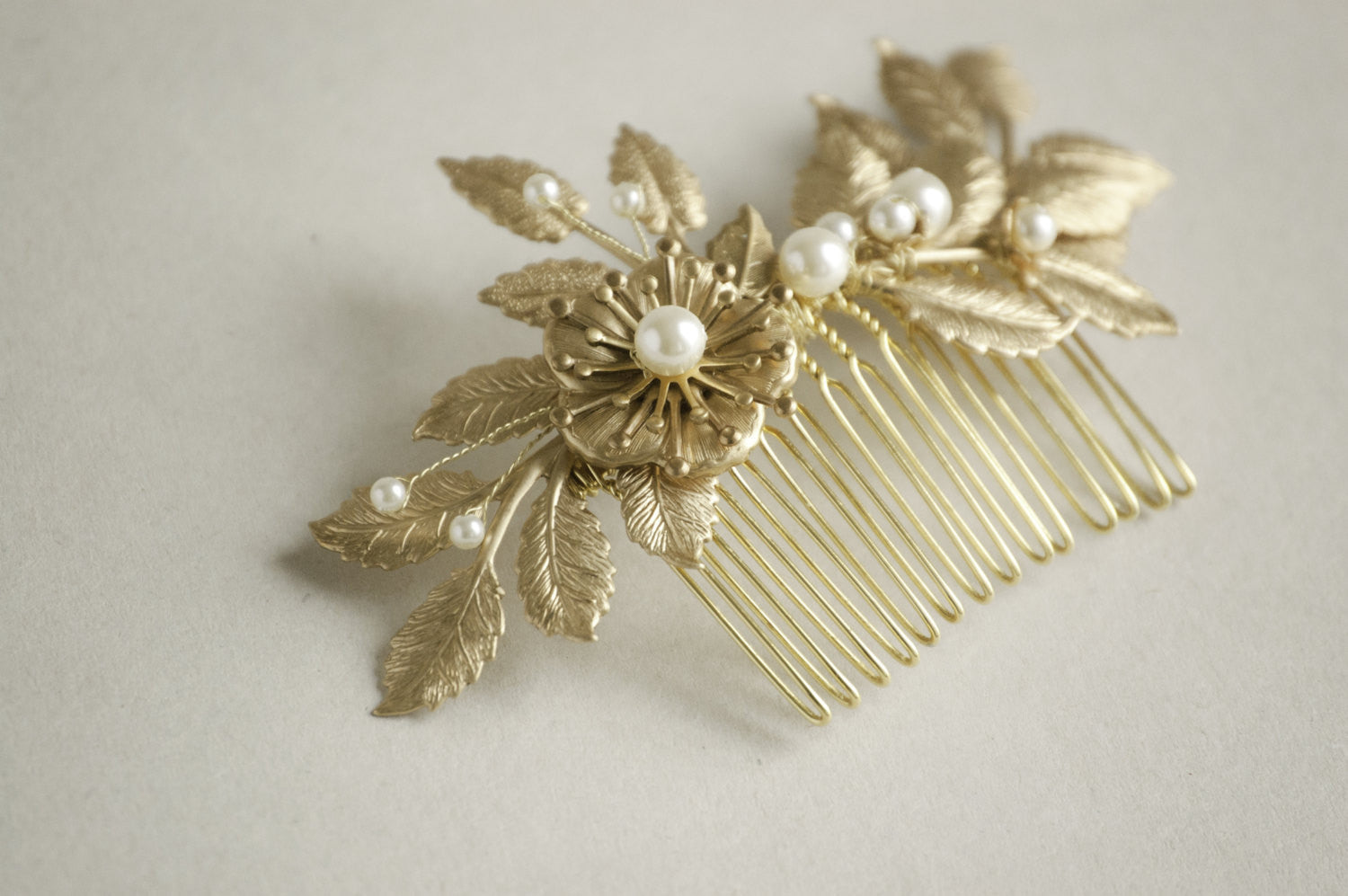 Flower and leaf hair comb