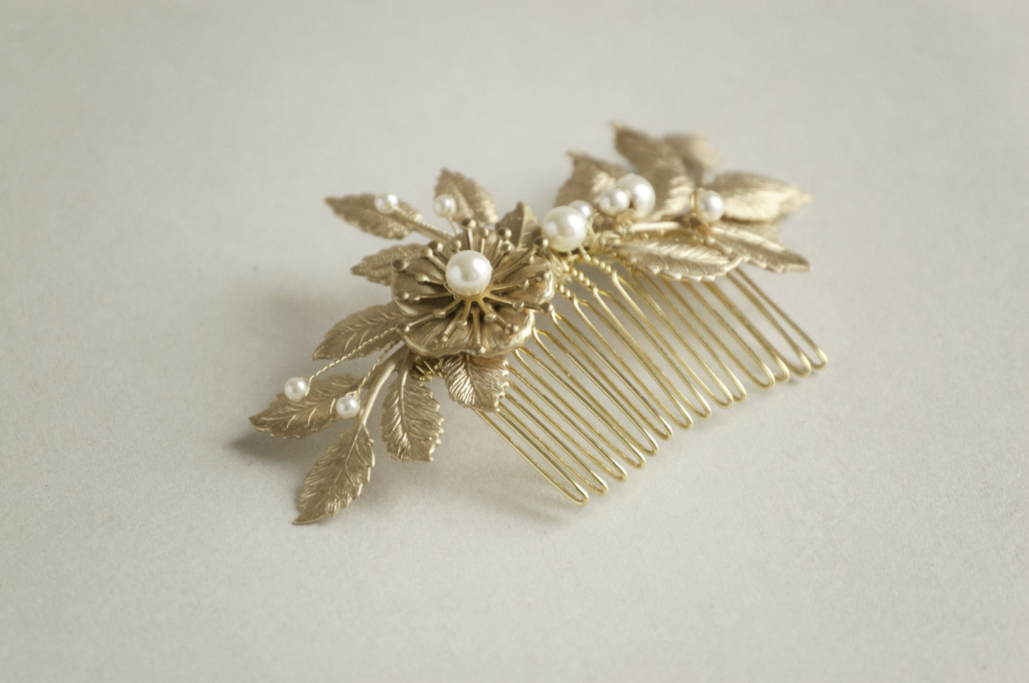 Flower and leaf hair comb