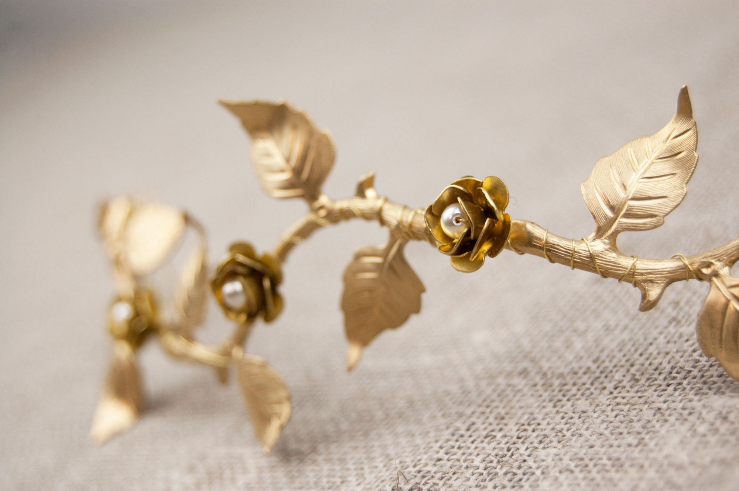 Bridal hair vine -  Boho wedding headpiece - Gold wedding hairpiece - Gold leaf hair vine - Wedding headband - Bridal headband