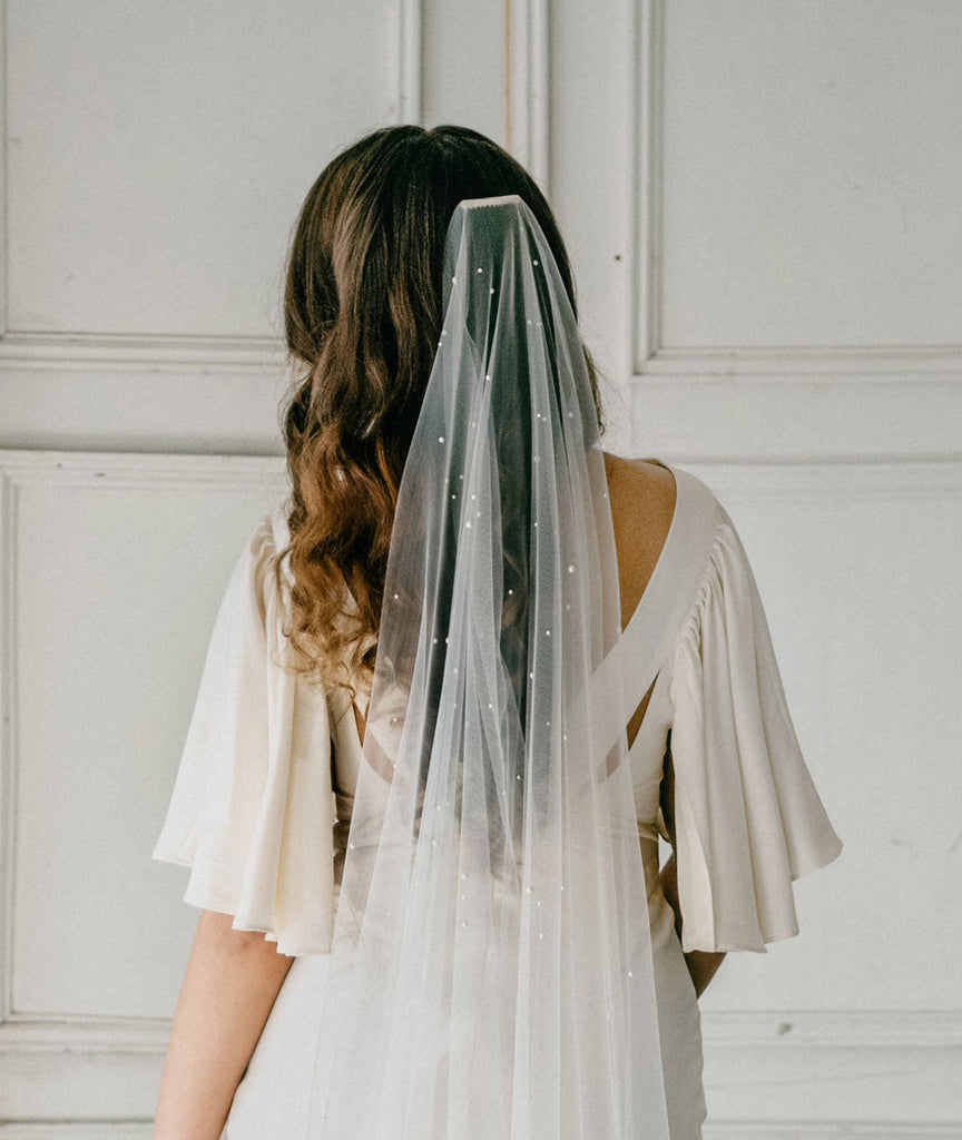 no gather wedding veil with different size pearls