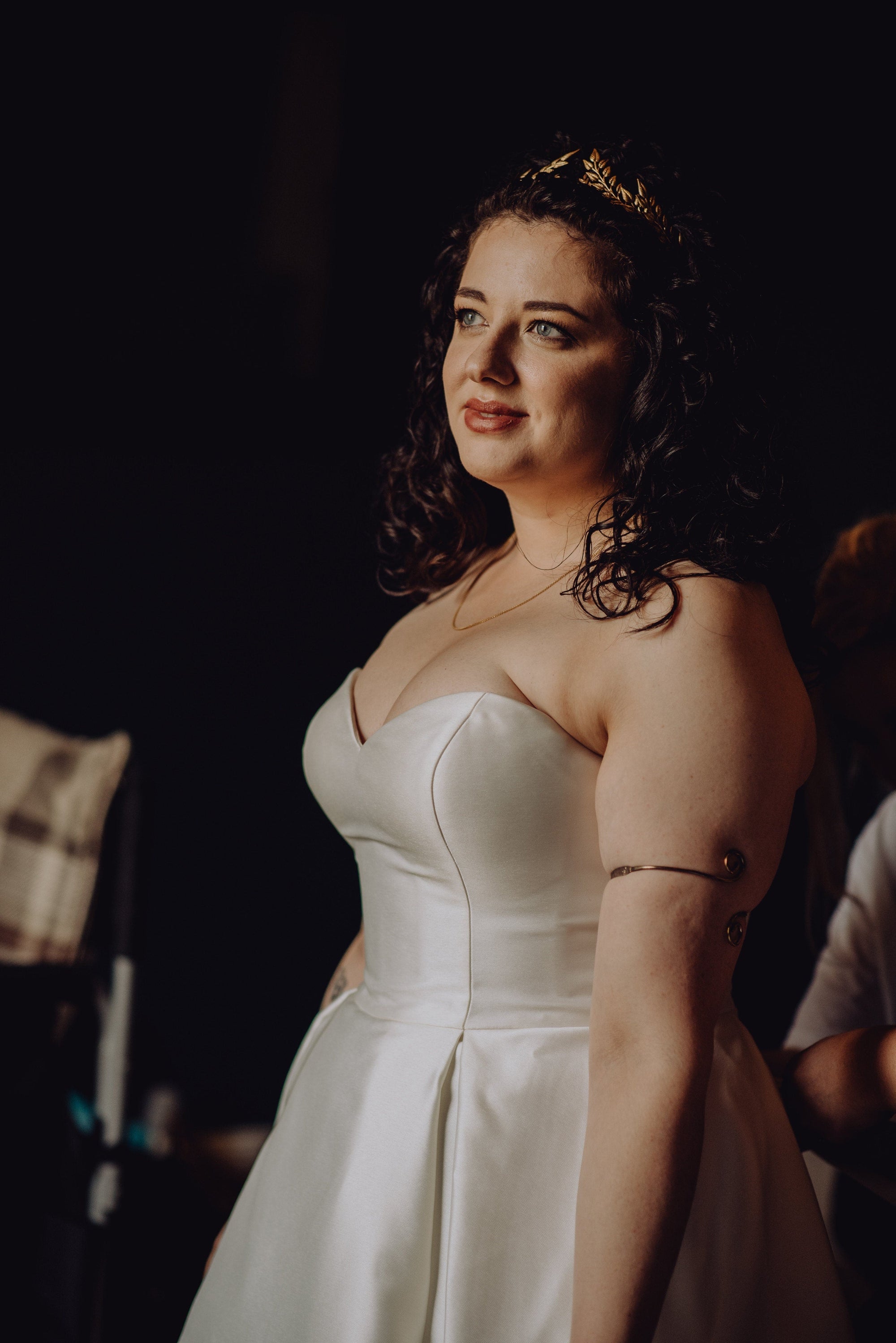 Real bride Roisin wearing the DAPHNE gold leaf bridal tiara – modern Celtic-inspired wedding look