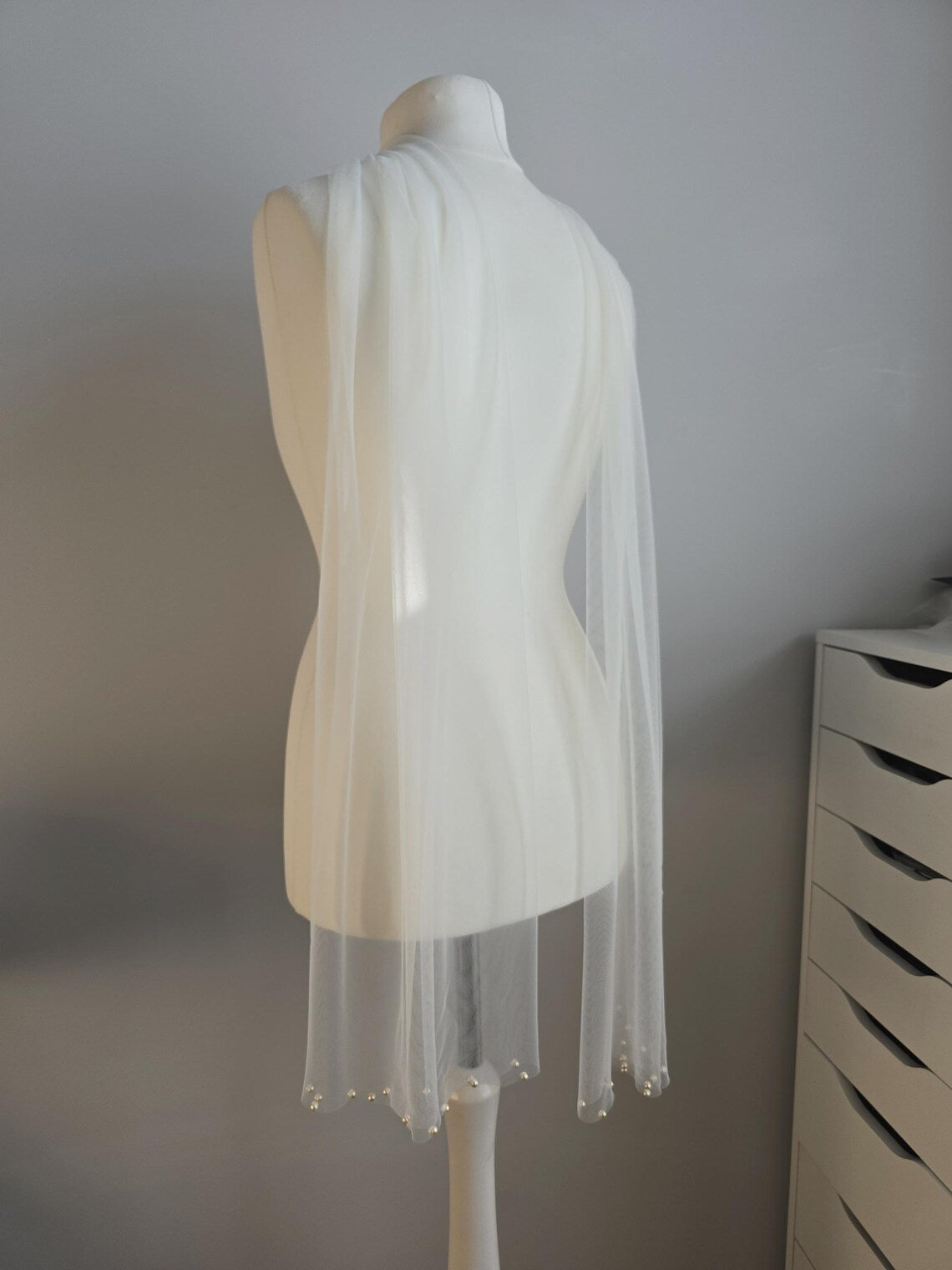 Minimalist bridal look with sheer wedding scarf and Preciosa pearls