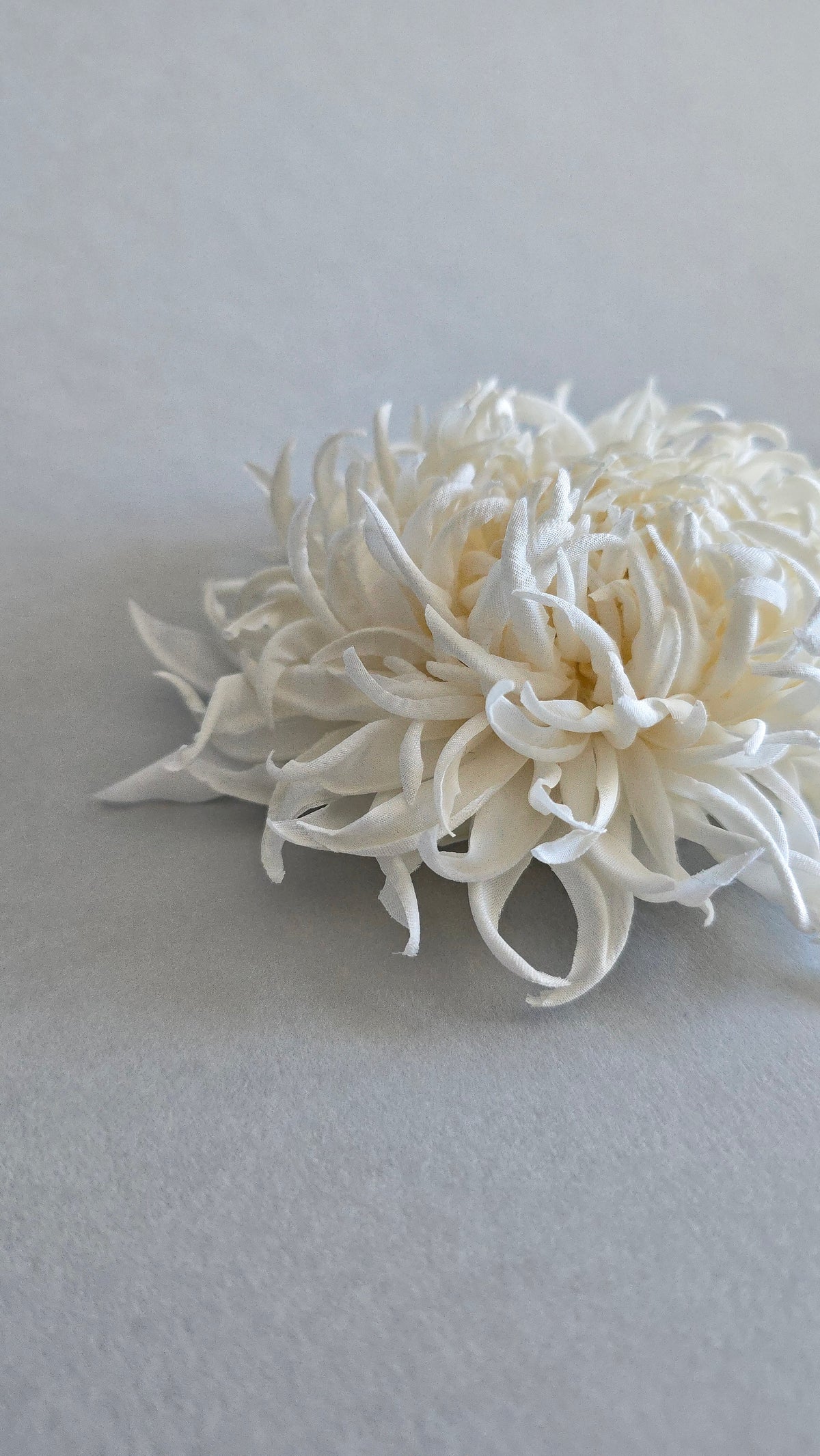 Pure ivory Japanese Somebana silk chrysanthemum flower brooch close up details