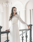 Bride wearing JANE simple narrow veil in soft English tulle — ivory