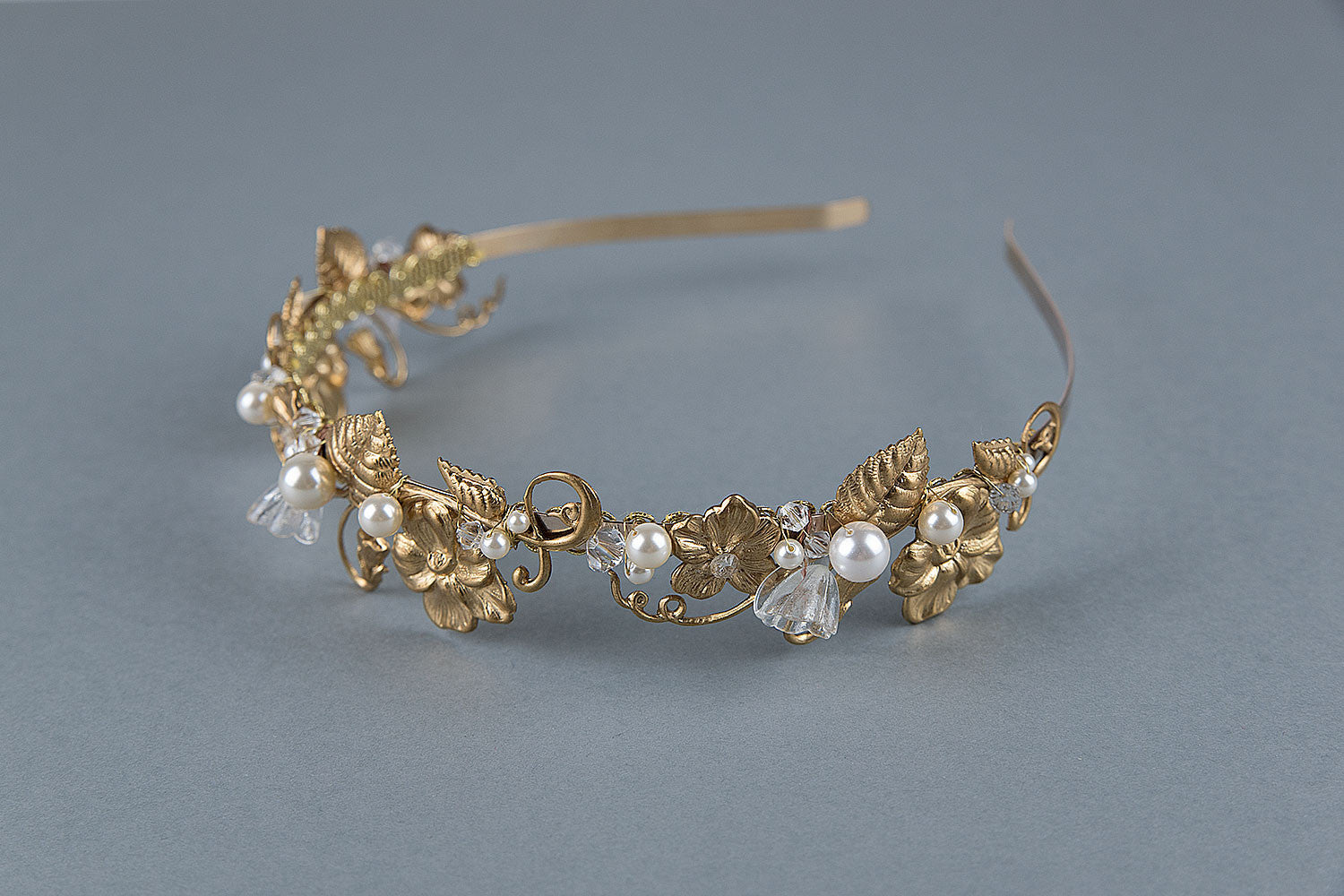 SYBIL gold headband with botanical details – handcrafted bridal accessory