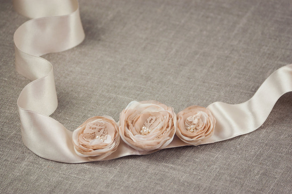 Rustic Wedding Sash, Wedding Belt, Flower Sash, Beige Wedding Sash, Champagne Belt, Floral Bridal Belt