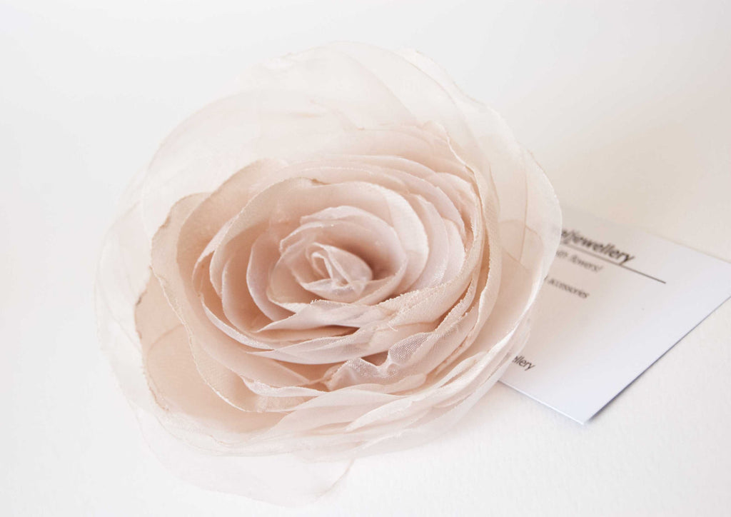 Wedding hair flower - Champagne beige wedding hairpiece -  Rustic wedding hairpiece - Beige rose hair clip