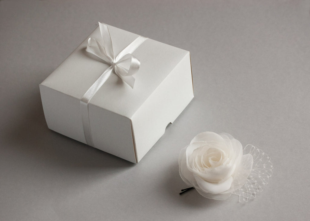 Wedding hair flower fascinator - Bridal rose hair piece - Ivory rose hair flower - Wedding headpiece