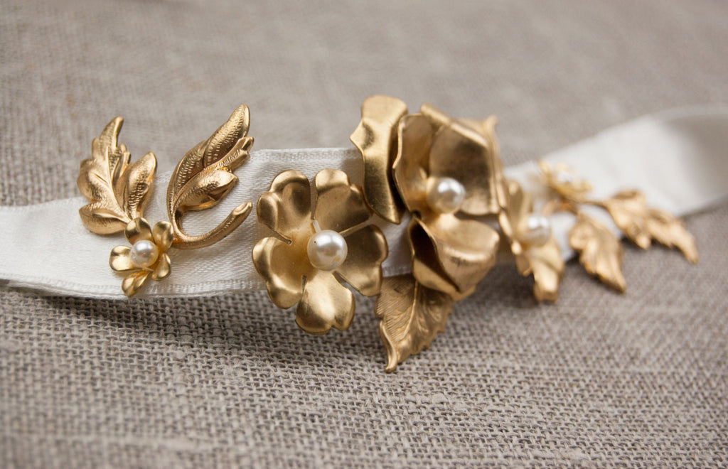 Gold bridal belt, Wedding belt, Gold sash, Wedding dress sash gold with pearls