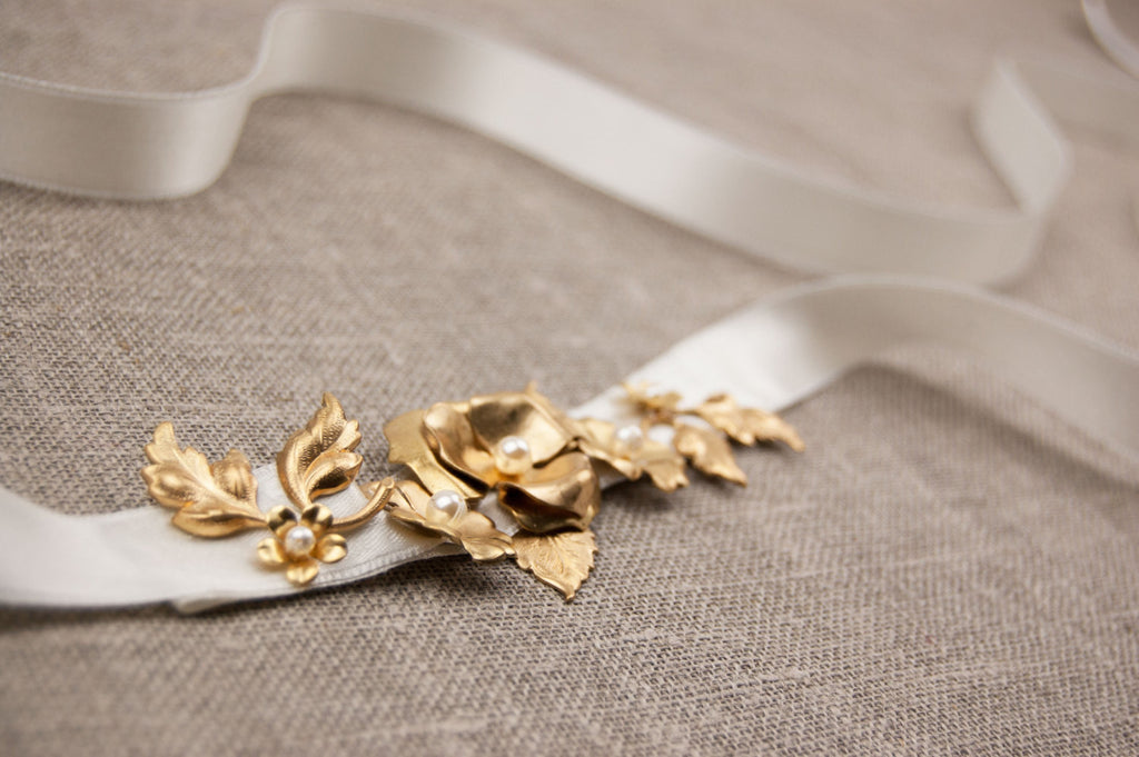 Gold bridal belt, Wedding belt, Gold sash, Wedding dress sash gold with pearls