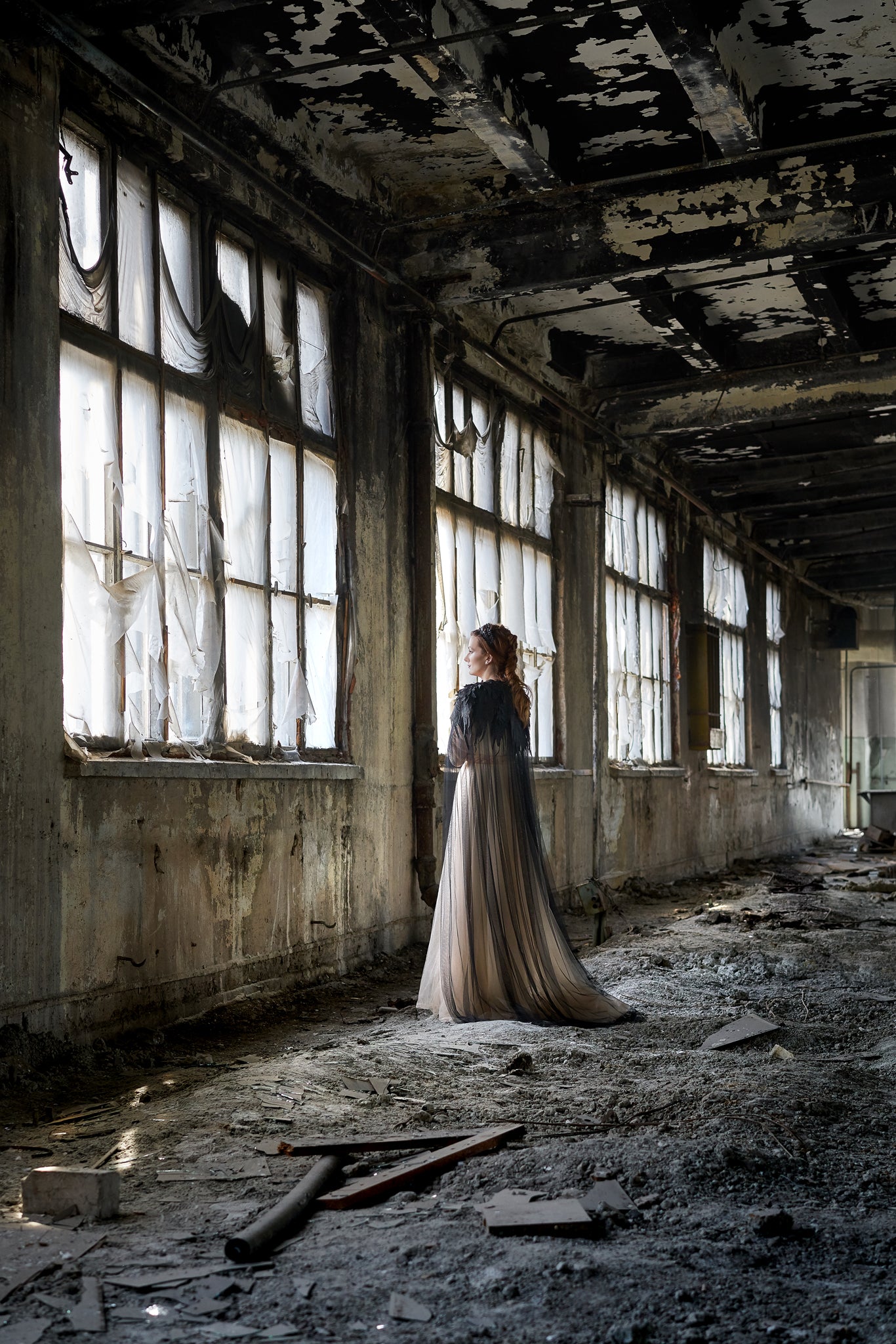 RAVEN black wedding cloak with feather lace and  rhinestones